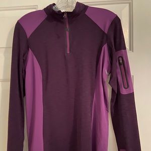 Fitted REI workout top